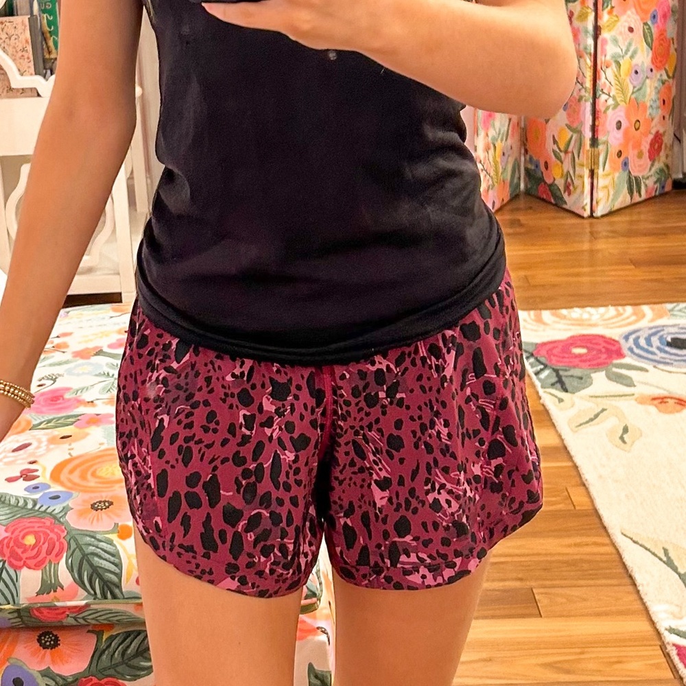 *LULULEMON* Track That Shorts 🍋